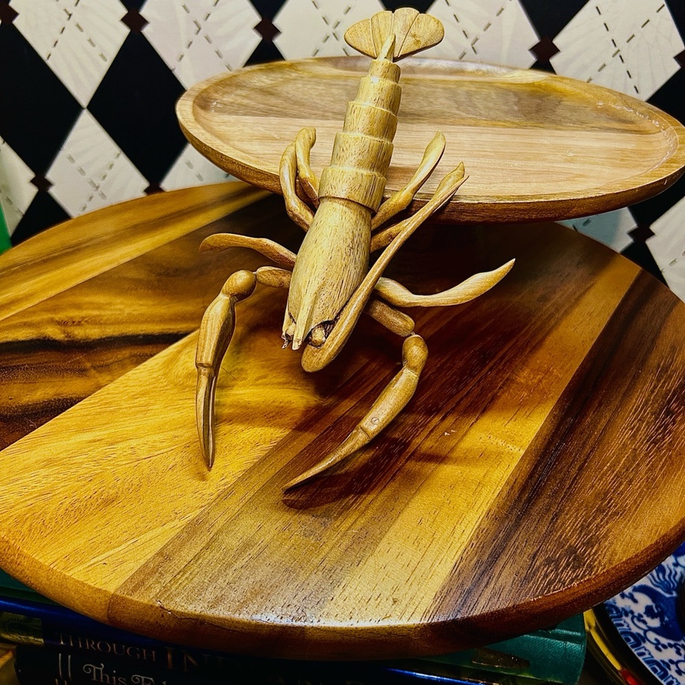 Vintage Hand-Carved Wooden Lobster Sculpture – Nautical Mid-Century Elegance - Picture 6 of 8